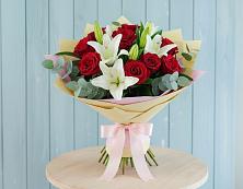 Букет цветов из:  Лилии и Розы в Етеревской