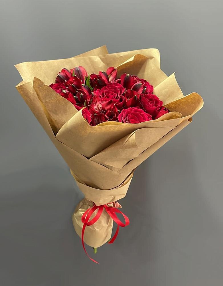 Букет цветов из: Альстромерии и Розы в Етеревской