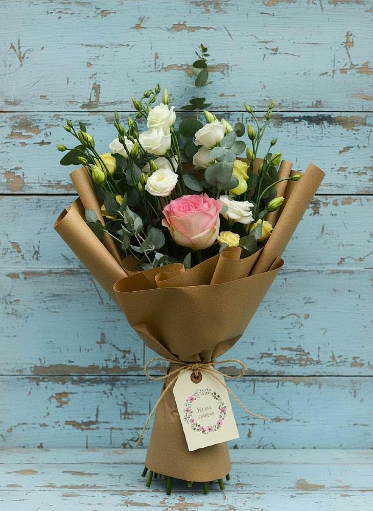 Букет цветов из: Розы и Лизиантусы в Етеревской