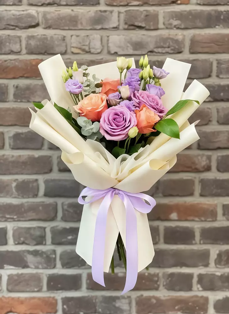 Букет цветов из: Лизиантусы и Розы в Етеревской