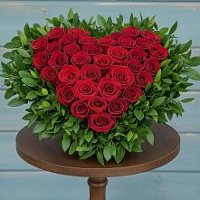 Цветочная композиция из Розы в виде сердца в Етеревской