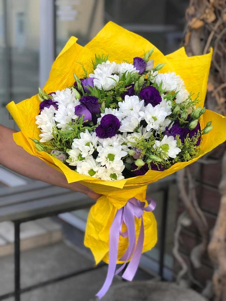Букет цветов из: Ирисы, Хризантемы и Ромашки в Етеревской