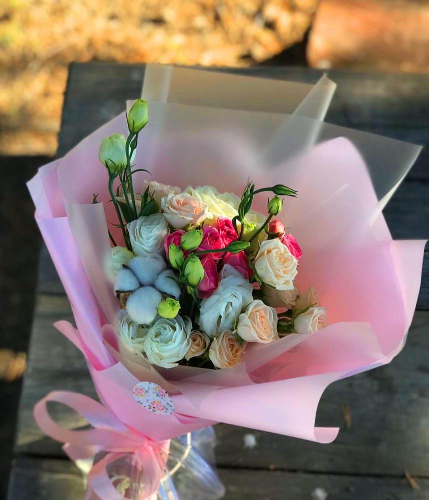 Букет цветов из: Розы и Лизиантусы в Етеревской