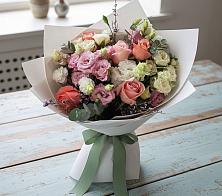 Букет цветов из:  Розы, Лизиантусы и Гвоздики в Етеревской