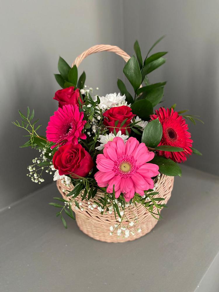 Цветочная композиция из Розы, Хризантемы и Герберы в корзине в Етеревской