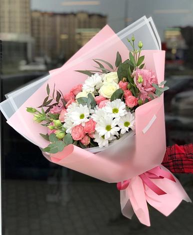 Букет цветов из: Розы, Лизиантусы и Хризантемы в Етеревской