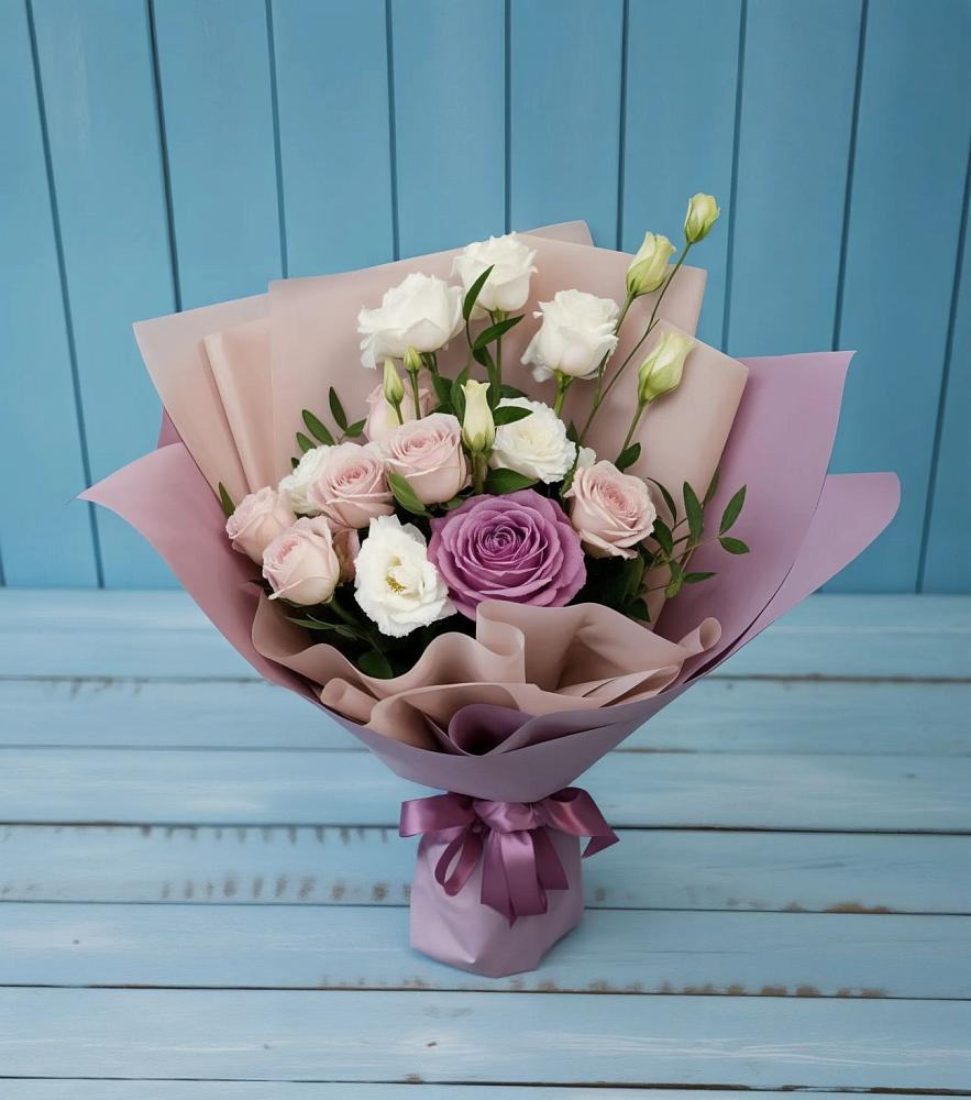 Букет цветов из: Розы и Лизиантусы в Етеревской